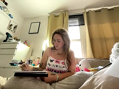 Snapshot of SofiaaBlackk chatting on 11/04/25, 03:11 SofiaaBlackk online show from 11/04/25, 03:11