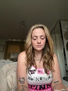 Snapshot of SofiaaBlackk chatting on 11/05/25, 11:32 SofiaaBlackk online show from 11/05/25, 11:32