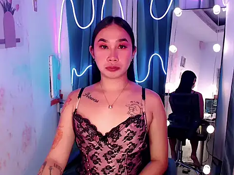 Snapshot of in_yourdreamstarxx chatting on 11/21/25, 08:40 in yourdreamstarxx online show from 11/21/25, 08:40