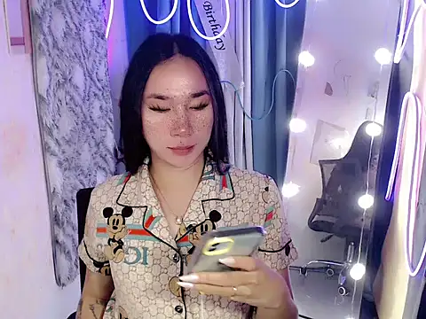 Snapshot of in_yourdreamstarxx chatting on 12/21/25, 09:11 in yourdreamstarxx online show from 12/21/25, 09:11