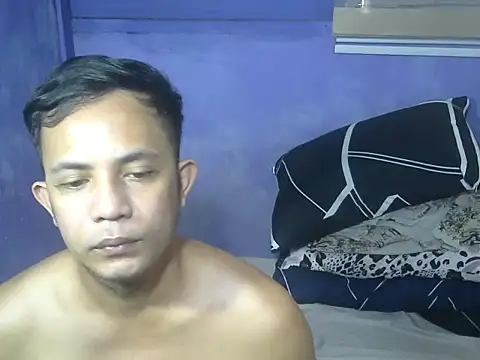 Snapshot of hotcumboi69 chatting on 02/21/26, 03:51 hotcumboi69 online show from 02/21/26, 03:51