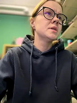  CherryBloom  online show from 09/29/25, 07:51