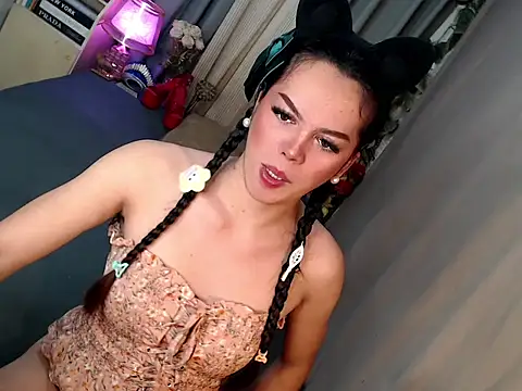 Snapshot of Xbellatrix24 chatting on 11/13/25, 05:23 Xbellatrix24 online show from 11/13/25, 05:23