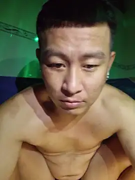 Snapshot of ducpham6565 chatting on 12/19/25, 10:00 ducpham6565 online show from 12/19/25, 10:00