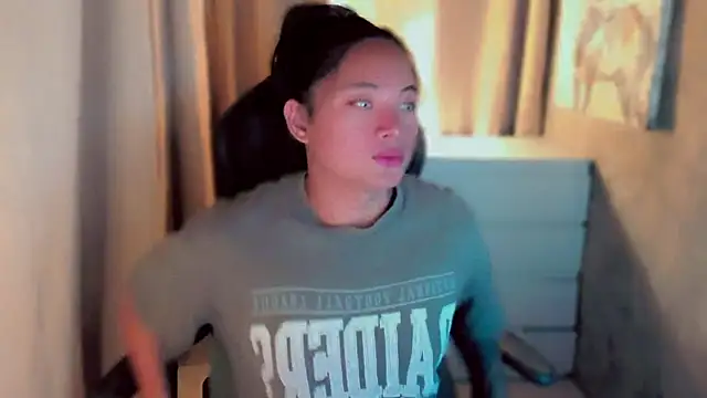 Snapshot of kaicromwell_ chatting on 09/15/25, 06:24 kaicromwell online show from 09/15/25, 06:24