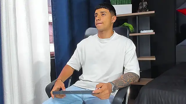 jaze bradley online show from 12/17/25, 11:27