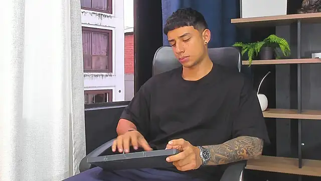 jaze bradley online show from 12/18/25, 11:16