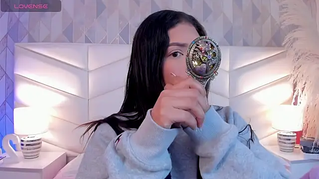 victoria   jonnes online show from 11/11/25, 12:27