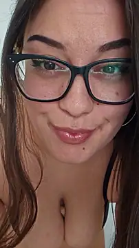 Snapshot of Larissa4U chatting on 09/21/25, 09:44 Larissa4U online show from 09/21/25, 09:44