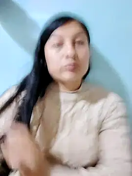 lunna 07 online show from 10/16/25, 12:11