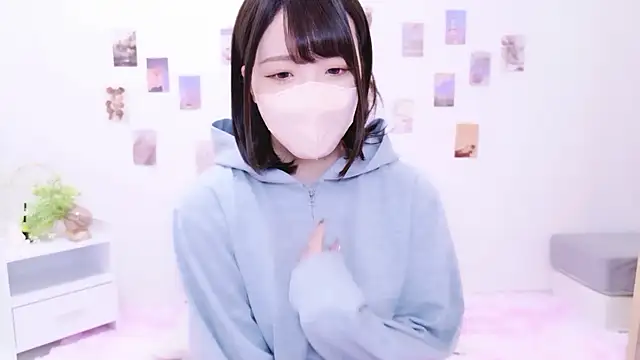 Snapshot of Anzu_xx chatting on 11/11/25, 12:10 Anzu xx online show from 11/11/25, 12:10