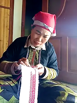 jienrrr online show from 10/10/25, 12:53