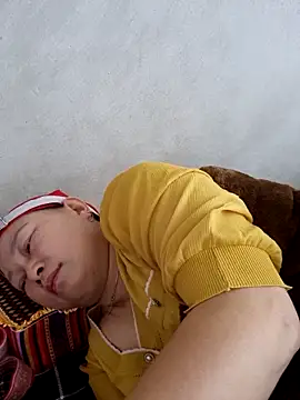 yoowwmr online show from 11/14/25, 04:00