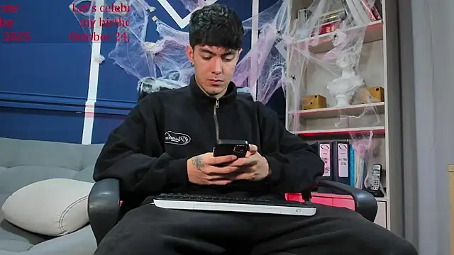 etham wolf  online show from 10/17/25, 02:19