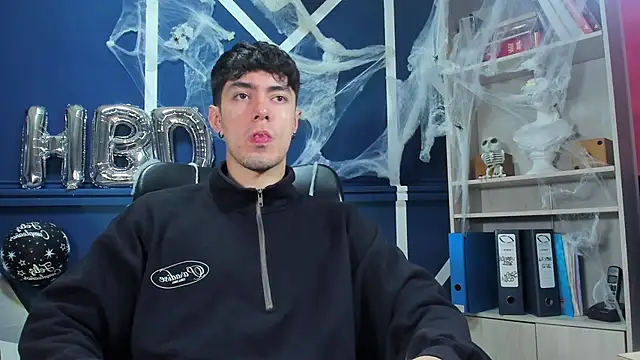 etham wolf  online show from 10/29/25, 12:18