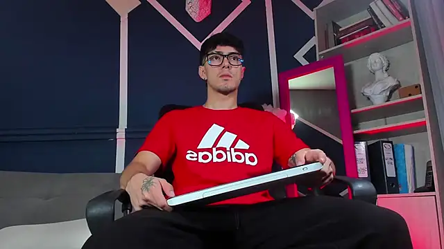 etham wolf  online show from 12/17/25, 01:17