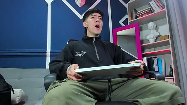 etham wolf  online show from 12/20/25, 01:40