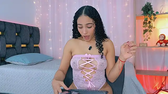 Snapshot of anitaglow chatting on 10/08/25, 09:01 anitaglow online show from 10/08/25, 09:01