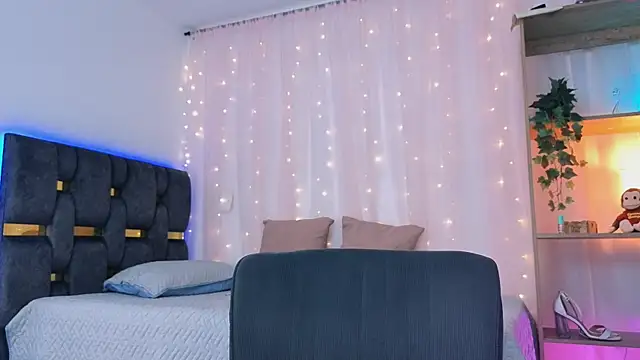 Snapshot of anitaglow chatting on 10/12/25, 03:55 anitaglow online show from 10/12/25, 03:55