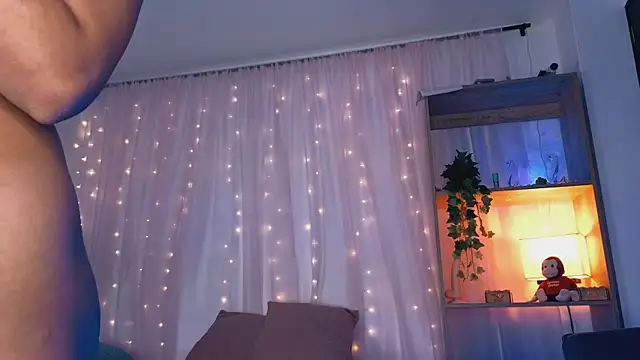 Snapshot of anitaglow chatting on 10/15/25, 02:28 anitaglow online show from 10/15/25, 02:28