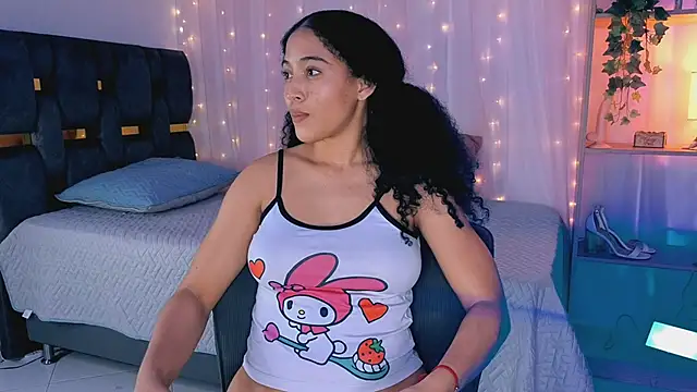 Snapshot of anitaglow chatting on 10/16/25, 02:45 anitaglow online show from 10/16/25, 02:45