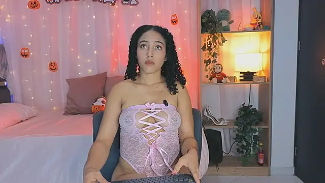 Snapshot of anitaglow chatting on 10/24/25, 09:55 anitaglow online show from 10/24/25, 09:55