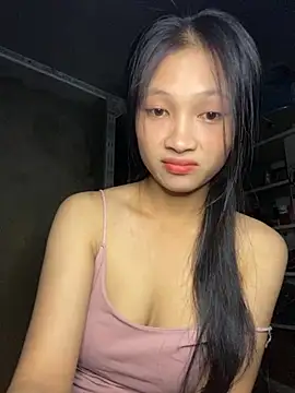 Snapshot of vyvy777 chatting on 09/28/25, 04:34 vyvy777 online show from 09/28/25, 04:34