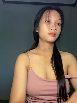 Snapshot of vyvy777 chatting on 10/14/25, 01:06 vyvy777 online show from 10/14/25, 01:06