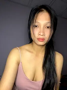 Snapshot of vyvy777 chatting on 10/25/25, 03:51 vyvy777 online show from 10/25/25, 03:51