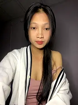 Snapshot of vyvy777 chatting on 11/01/25, 04:31 vyvy777 online show from 11/01/25, 04:31