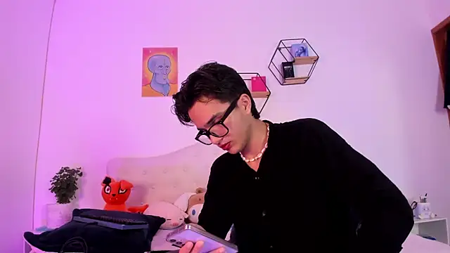 jin luna online show from 10/02/25, 12:28