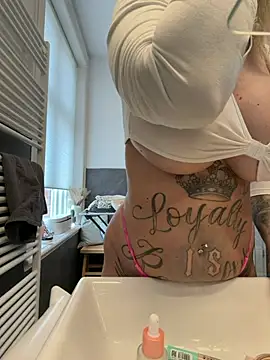 Snapshot of Jasmina-Joy chatting on 02/20/26, 01:33 Jasmina-Joy online show from 02/20/26, 01:33