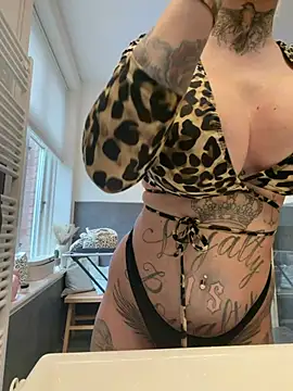 Snapshot of Jasmina-Joy chatting on 02/21/26, 11:00 Jasmina-Joy online show from 02/21/26, 11:00