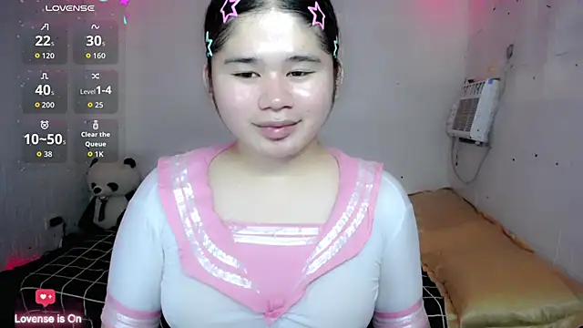 Snapshot of skinnygirl_69 chatting on 06/06/26, 03:55 skinnygirl 69 online show from 06/06/26, 03:55