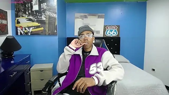 Snapshot of CollemanStone chatting on 10/29/25, 02:19 CollemanStone online show from 10/29/25, 02:19