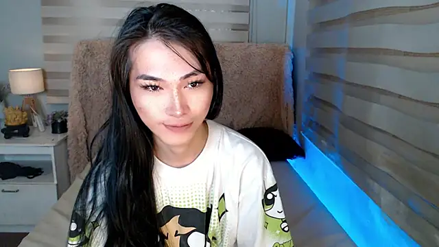 Snapshot of lovelychanel69xx chatting on 10/13/25, 10:54 lovelychanel69xx online show from 10/13/25, 10:54