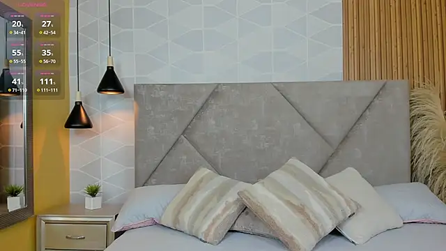 Jade Whisper online show from 10/30/25, 01:29