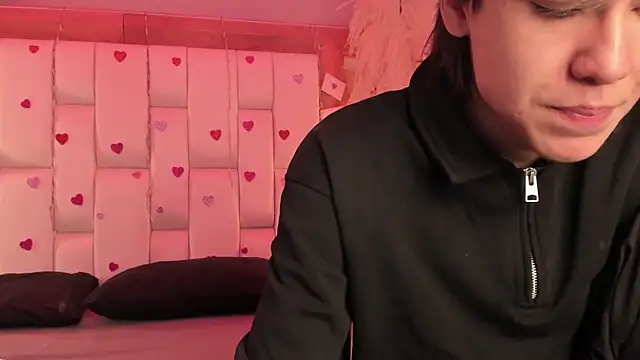 Daphne And Roger online show from 02/18/26, 11:06