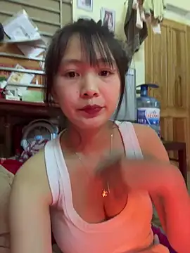 Snapshot of Aghenh chatting on 11/21/25, 12:15 Aghenh online show from 11/21/25, 12:15