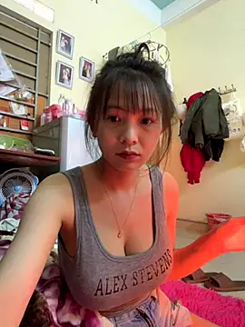 Snapshot of Aghenh chatting on 11/22/25, 05:06 Aghenh online show from 11/22/25, 05:06