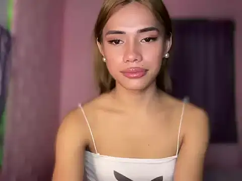 Lovelynikki03 online show from 07/03/26, 09:27