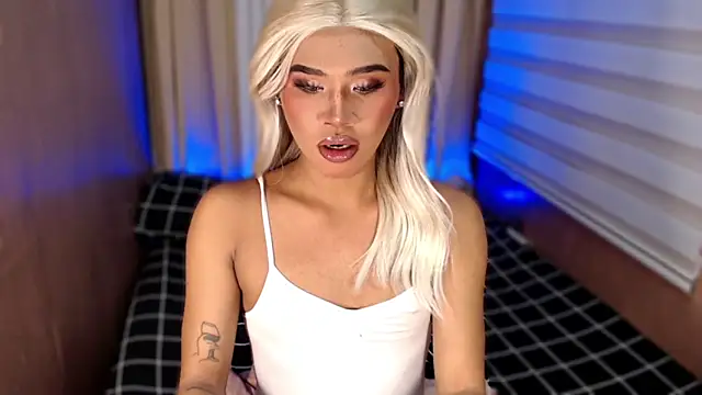 Snapshot of _tipsandchips chatting on 10/13/25, 07:36  tipsandchips online show from 10/13/25, 07:36