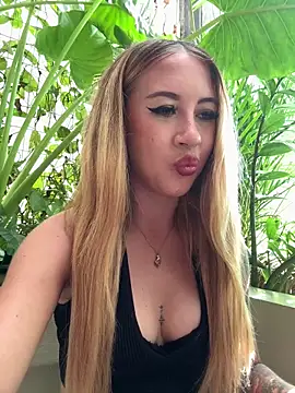 asraifae online show from 10/28/25, 12:58