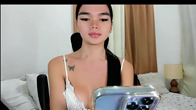 kendall petite18 online show from 05/31/26, 08:21