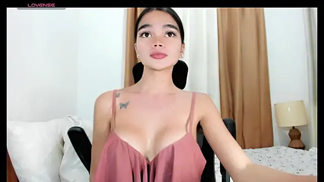 kendall petite18 online show from 06/04/26, 08:59
