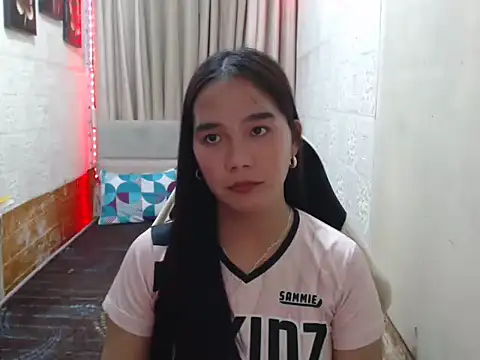 Snapshot of Sweet_sammie04 chatting on 09/15/25, 03:23 Sweet sammie04 online show from 09/15/25, 03:23