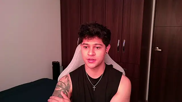 domsantiago  online show from 10/01/25, 02:01