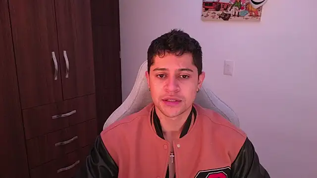 domsantiago  online show from 11/10/25, 12:20