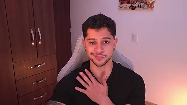 domsantiago  online show from 12/04/25, 01:59