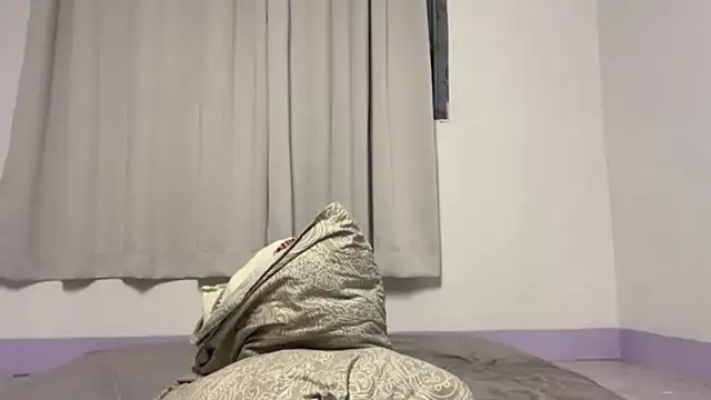 Snapshot of liannexfuckdoll chatting on 10/27/25, 03:54 liannexfuckdoll online show from 10/27/25, 03:54